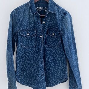 Gap cotton Leopard Print Denim Shirt size small